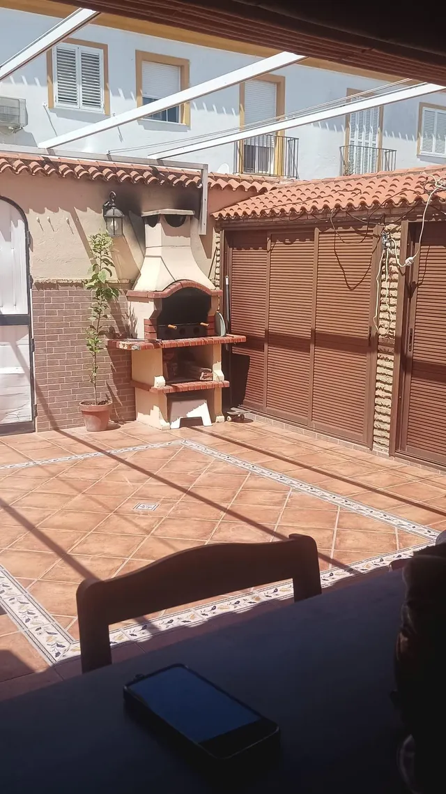 SE VENDE ADOSADO EN PUERTO REAL , ZONA LAS CANTERAS — 2