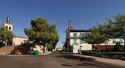 VALAZANCA VENDE PARCELA DE ESQUINA EN UGENA