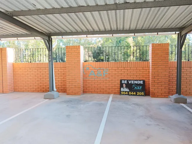AYF VENDE GARAJE EN EDIFICIO PLAYA DORADA — 6