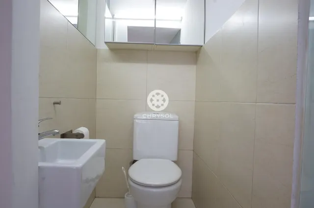 Local- Loft- duplex de 83m2 en el centro de Gracia, amueblado y totalmente equipado. — 8