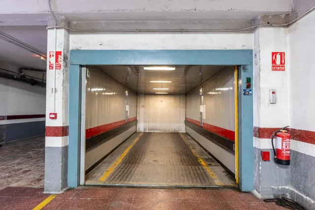Exclusiva plaza de garaje junto al Retiro con montacoches — 6