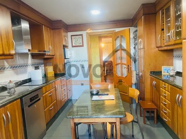Local comercial 3 habitaciones 102m² en venta - Metro alberi