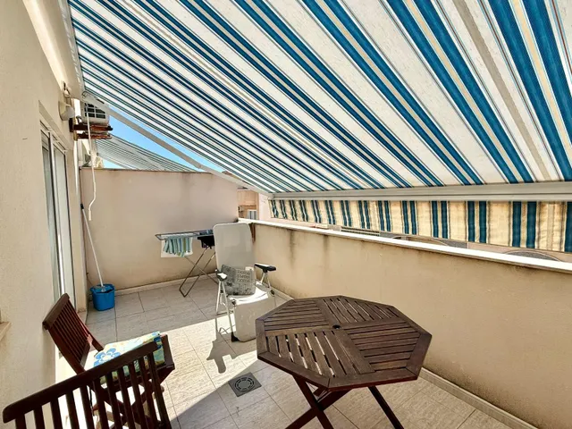 Ático con piscina comunitaria, Alicante, Torrevieja. 2 habitaciones | 63 m2 | A 100 metros del mar — 29