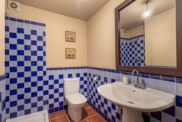 INCREÍBLE CHALET INDEPENDIENTE EN ZONA PRIVILEGIADA — 28