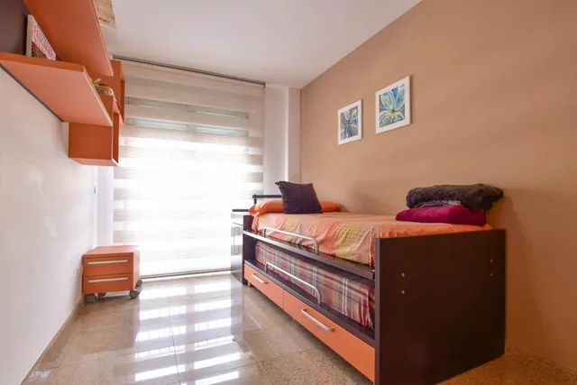 Moderna y seminueva casa en Paiporta en zona tranquila, sin finca delante — 29
