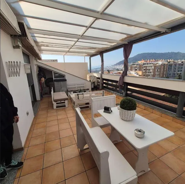 SE VENDE ESPECTACULAR ATICO EN EL POLIGONIO 3 DE LA VALL D'U