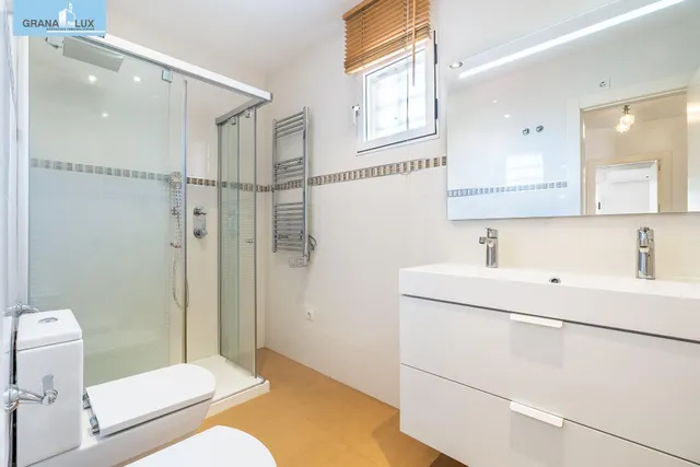 ADOSADA EN URBANIZACIÓN EN HUETOR VEGA — 21