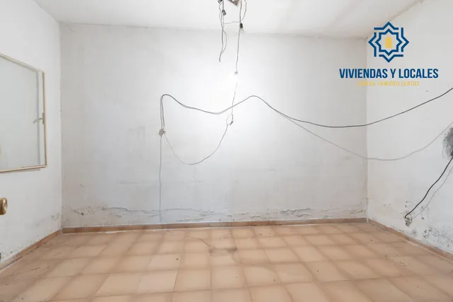 LOCAL COMERCIAL EN VENTA EN C/ASTURIAS — 5