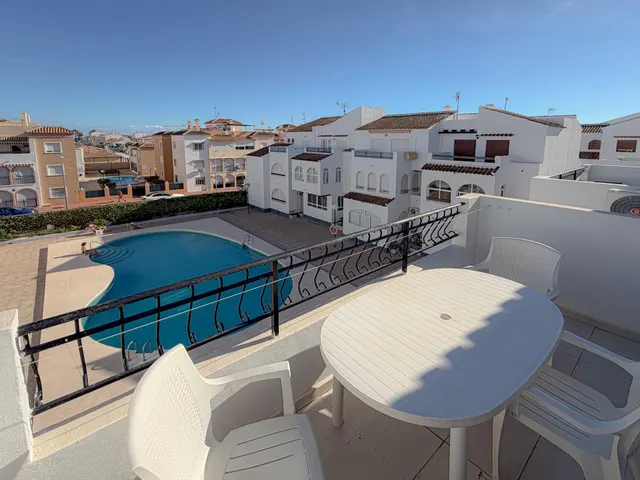 Espectacular ático con amplia terraza y excelentes vistas panorámicas y a la piscina comunitaria (350 metros playa) — 24