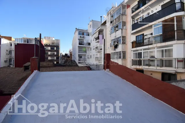 AMPLIA CASA PARA REFORMAR CON 7 DORMITORIOS EN EL CENTRO — 5