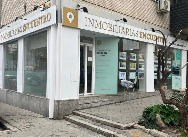 Local - entre los barrios de Pueblo Nuevo y Quintana — 17