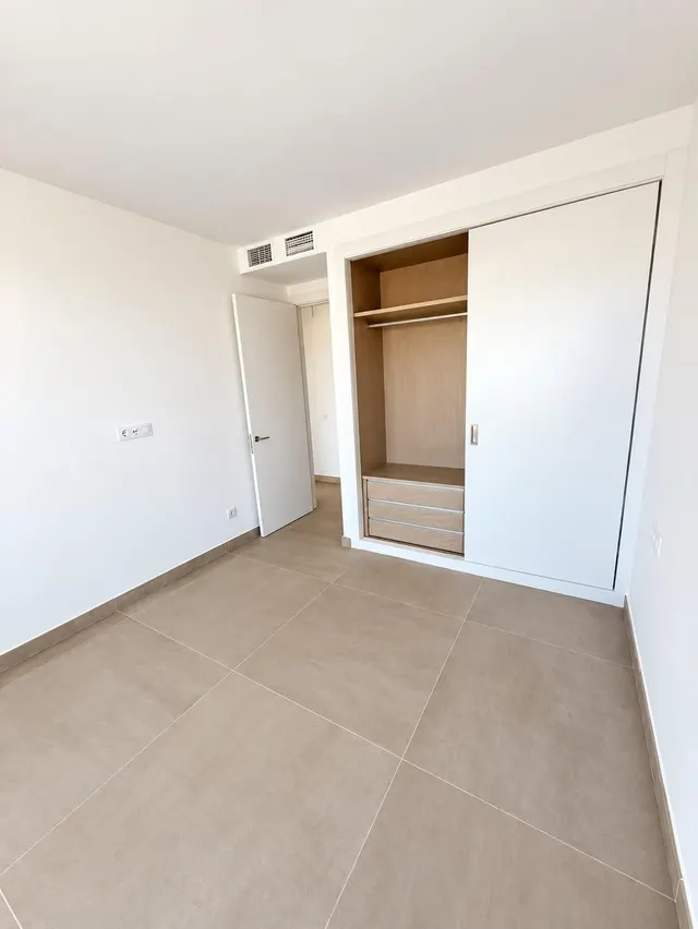 Ático de lujo con piscina infinity privada en Estepona, a 1 km de la playa — 8