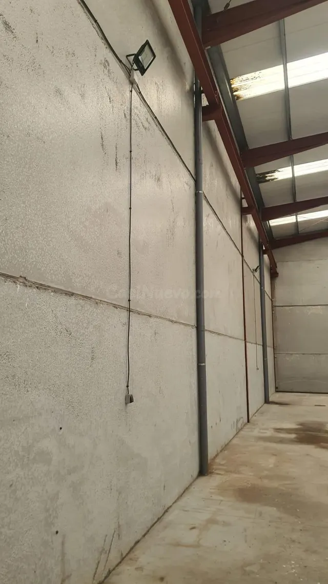 Nave industrial 600m² en venta - Carracedelo