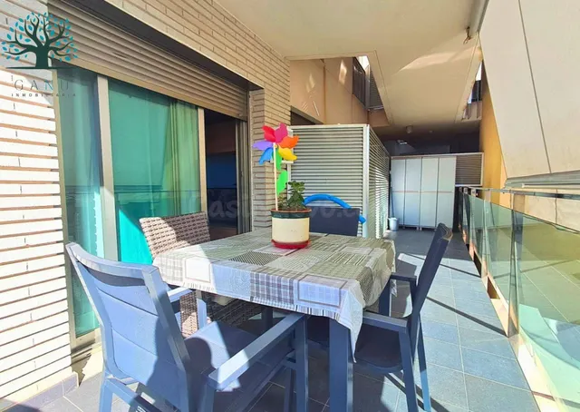 APARTAMENTO EN PLENO CENTRO EN RESIDENCIAL CON PISCINA