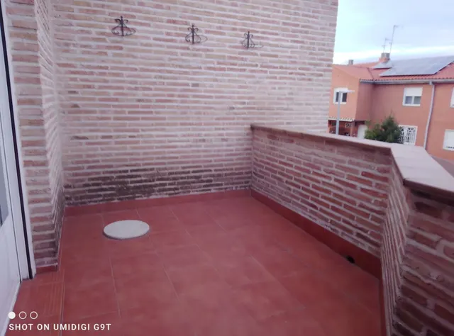 AOC VENDE ADOSADO 4 HAB, 3 BAÑOS, GARAJE Y TRASTERO — 48