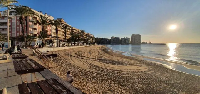 Piso en venta en Playa del Acequión (Torrevieja) - 2 habitaciones, vistas al mar, esquina y ascensor — 29