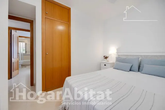 PRECIOSO ÁTICO CON DOS TERRAZAS, GARAJE Y PISCINA JUNTO AL MAR — 39