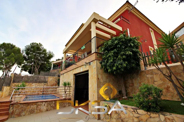 Amplio y precioso chalet en venta en Montornés, Benicásim