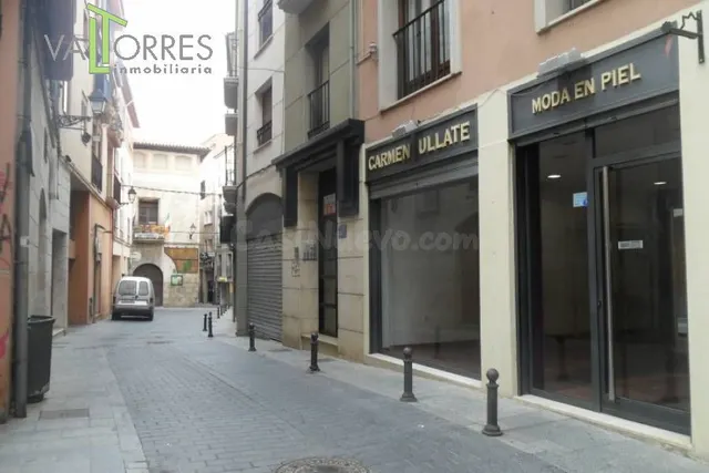 LOCAL COMERCIAL ACONDICIONADO EN EL CENTRO PARA INSTALAR CUA - foto 2