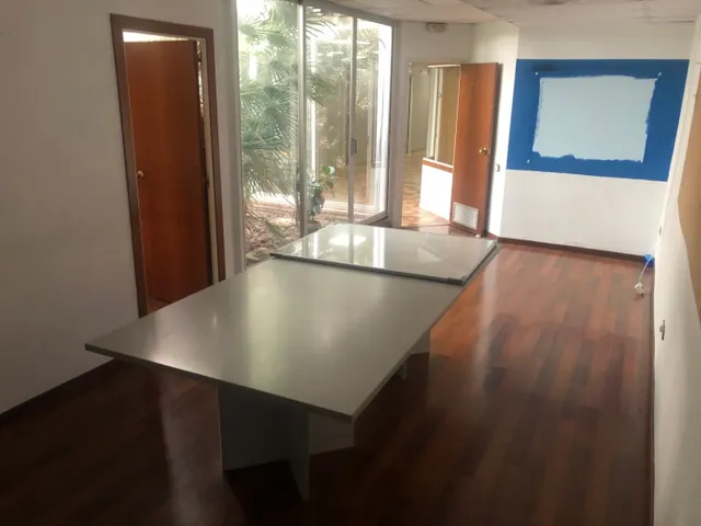 Local comercial — 9