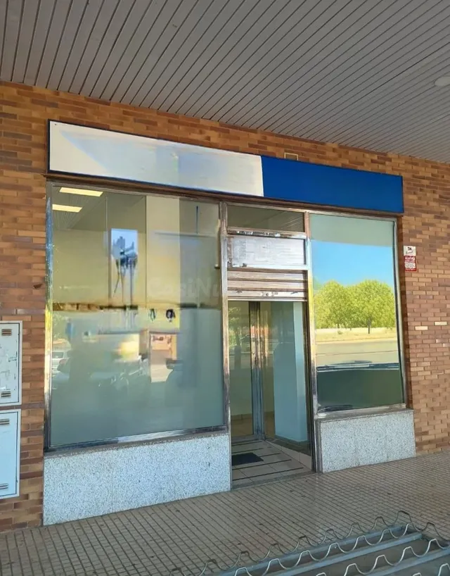 Local comercial en venta en Ronda Norte (Badajoz) – 94 m2, 2