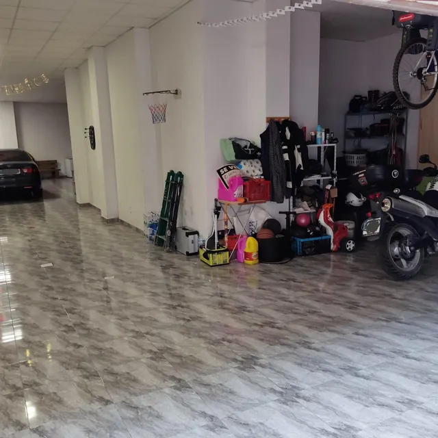 Local comercial en Guardamar en perfecto estado. — 8