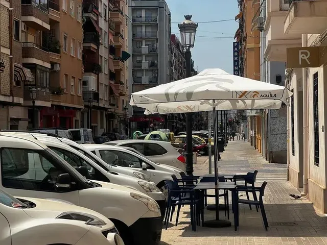 Alquiler de piso en Calle de Lluís Oliag, 43 — 27