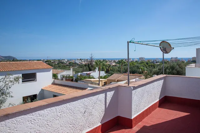 Encantadora vivienda unifamiliar con patio privado, piscina y vistas al mar en Cala Millor. — 34