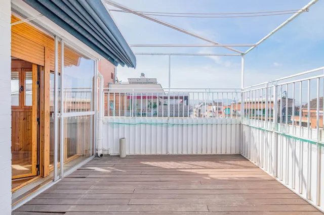 Atico muy amplio con gran terraza en Arabial — 38