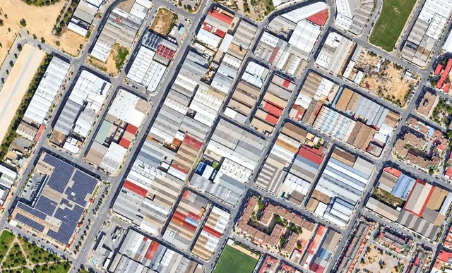PARCELA INDUSTRIAL DE 1.200 M2 EN ALQUILER – POLÍGONO EL TOR
