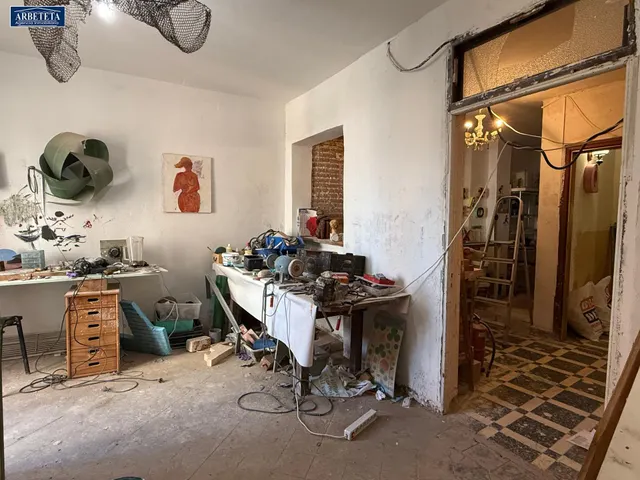 INMOBILIARIA ARBETETA VENDE EDIFICIO PARA REFORMAR EN PLENO CENTRO DE GUADALAJARA. — 34