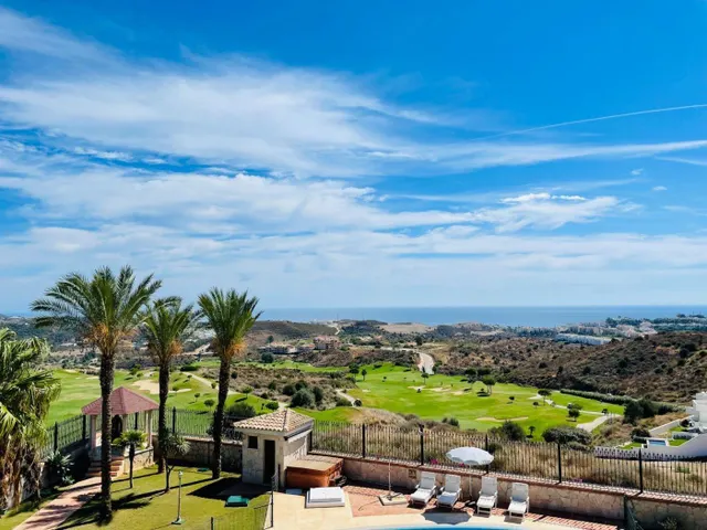 Villa de Lujo con vistas al mar y al golf. 7 dormitorios, 10 baños. Calanova Golf, La Cala de Mijas — 32