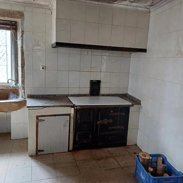 CASA EN VENTA PARA RESTAURAR — 16