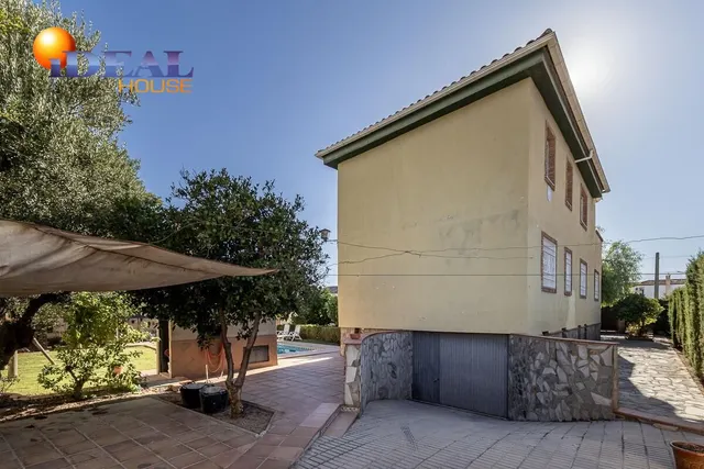Chalet en los Chopos, Las Gabias — 42