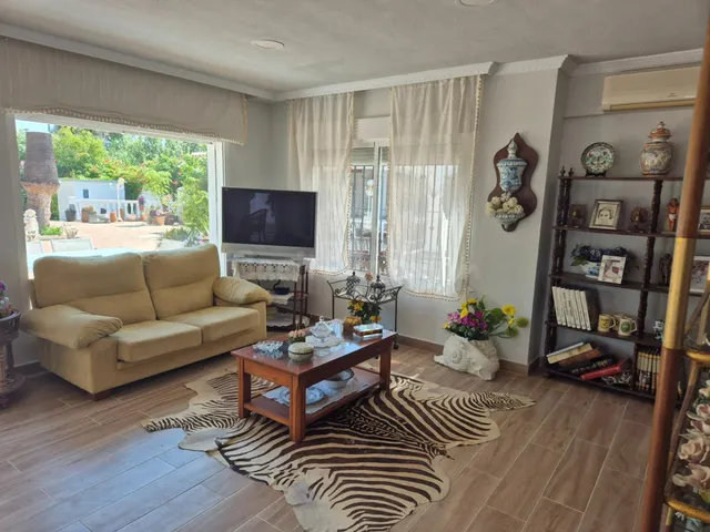 PRECIOSO CHALET EN OLIVA NOVA (VALENCIA) - foto 4