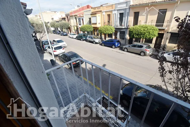 ¡Hazla a tu gusto! Gran casa para reformar con terraza y balcón, cerca del ayuntamiento — 15