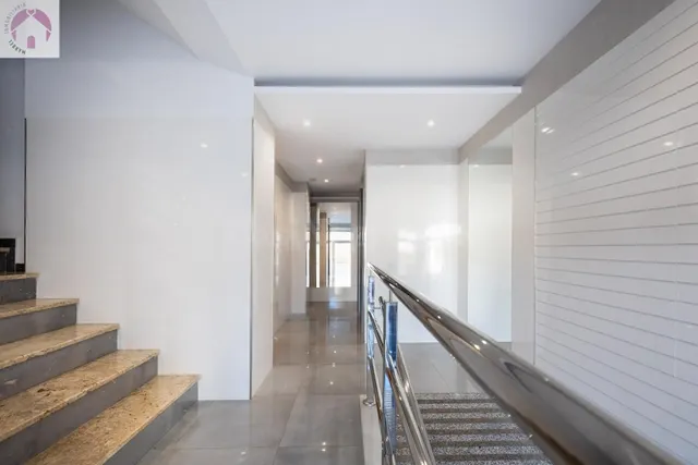 Piso 6 habitaciones 280m² en venta - Av. De Salobreña - foto 4