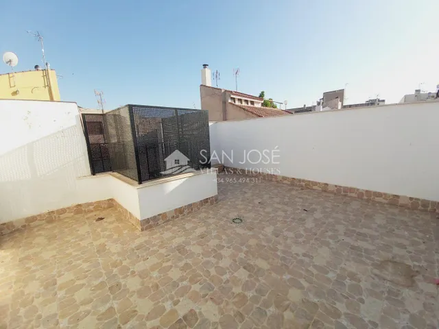 Se vende casa reformada en 2017 en pleno centro historico de Aspe — 9