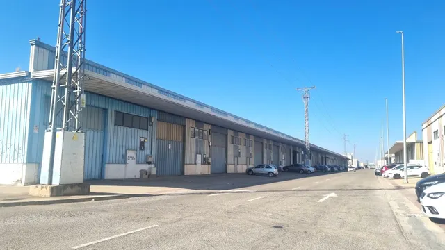 Nave industrial en polígono los leones, Pinseque | espacio, altura y funcionalidad para tu negocio — 19