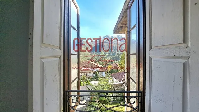 MAJESTUOSA CASA PARA REFORMAR. SOBA — 25