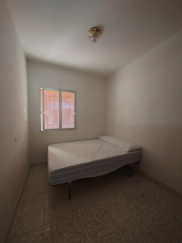 SE VENDE CHALET EN ZONA ANTIGUA CARRETERA DE GRANADA — 24