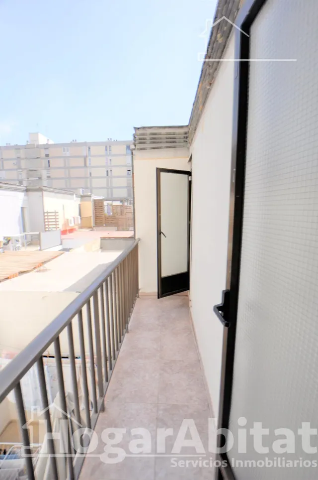 ADOSADO CON TERRAZA EN ZONA TRES FORQUES — 23