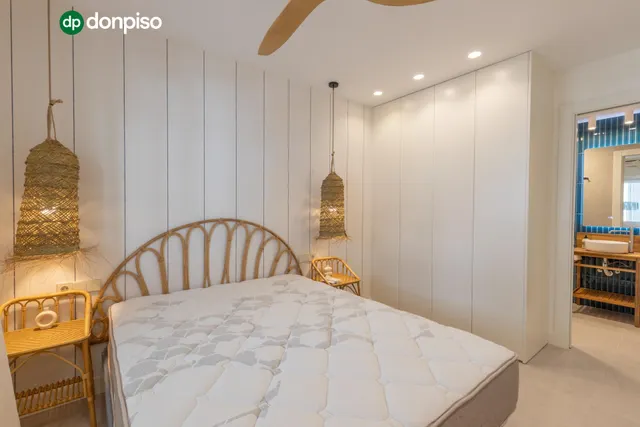¡exclusivo apartamento en primera linea de playa con reforma integral de alta gama! — 19