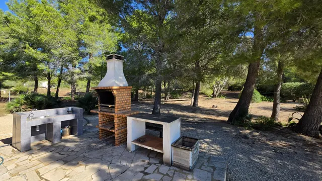 Chalet con piscina, gran parcela y licencia turística — 23