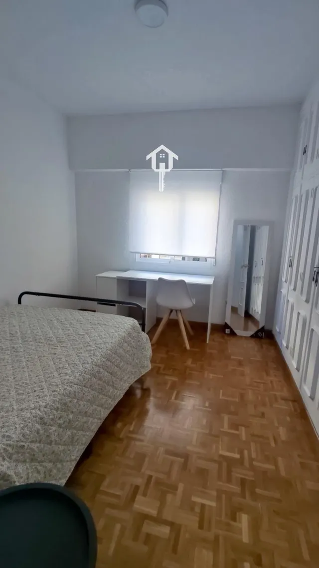 Espectacular piso de 138m2 con 4 habitaciones y ascensor en centro de Alicante — 19