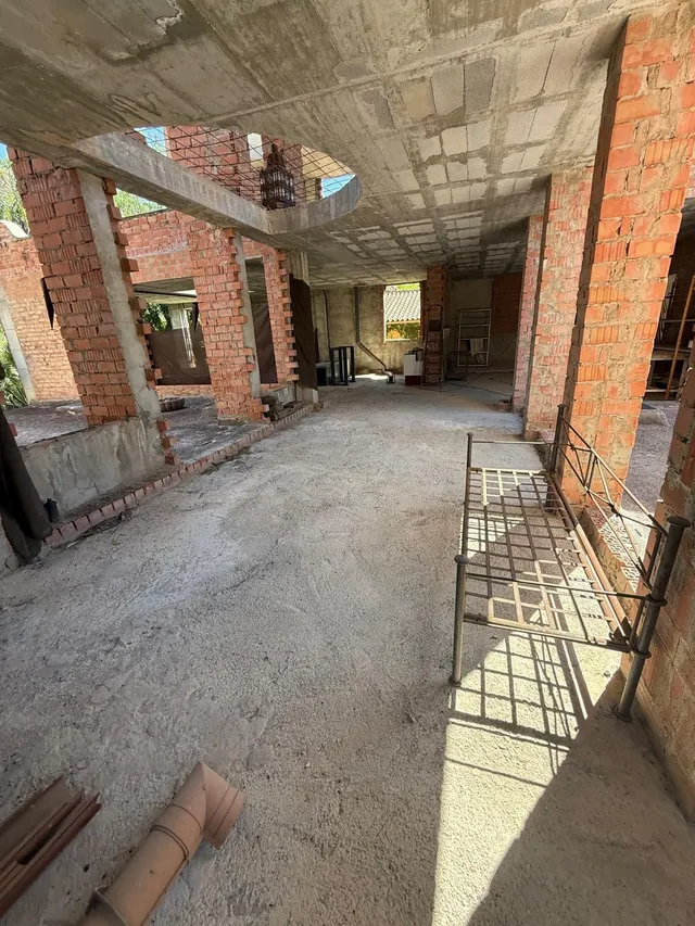 se vende 2 parcelas contiguas con casa en urbanizacion Atalaya rio Verde Marbella — 49