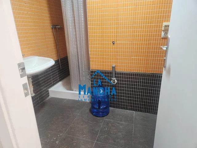 *105.000€* inmobiliaria la mancha vende local en carretera de jaen de Albacete. — 8