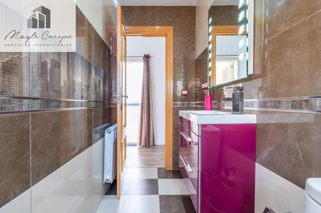 CHALET CON PISCINA Y JARDÍN A SOLO 10 MINUTOS DE GRANADA — 34