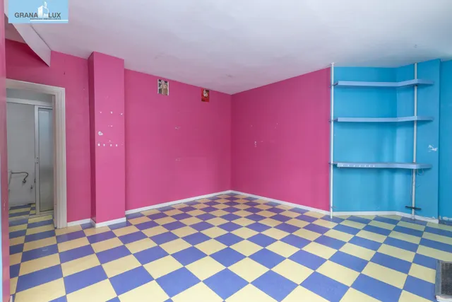 Local comercial en venta en calle agustina de aragón — 8
