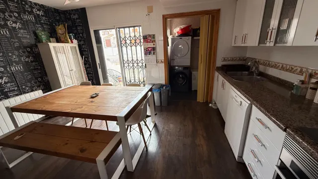 Adosado con terraza y sótano — 12